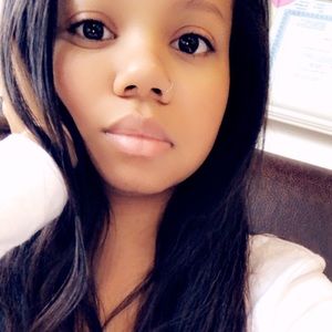 Meet your Posher, Zena